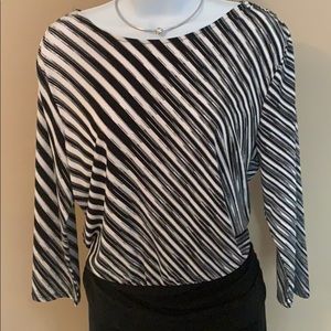 Chico’s b & w long sleeve travelers 1  (8/10)